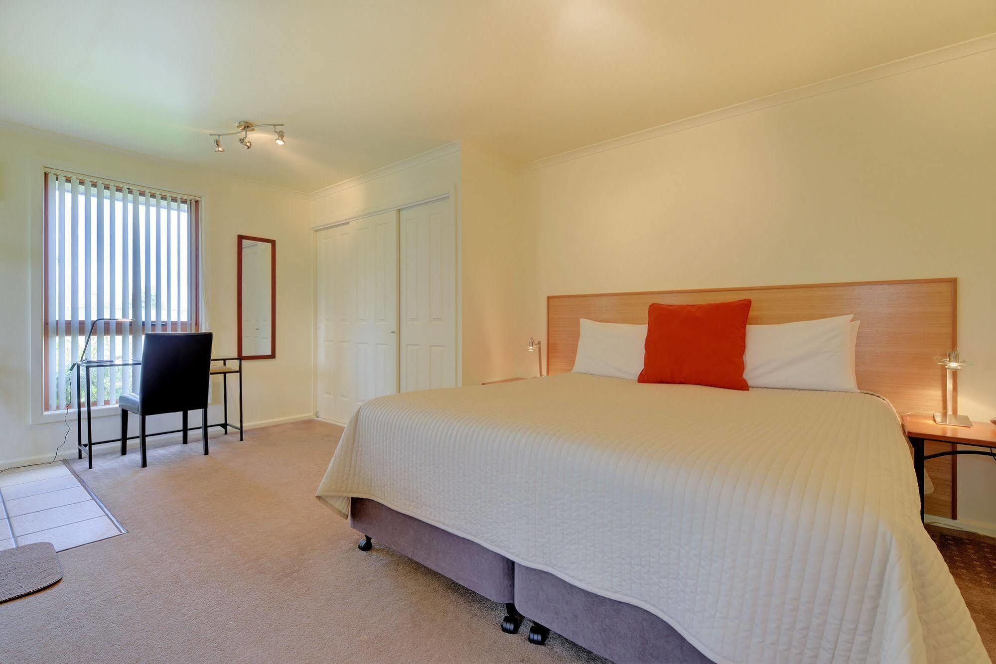 Aloft Boutique Accommodation Strahan Exterior photo